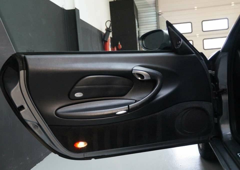 Image 42/50 of Porsche 911 Carrera (2001)