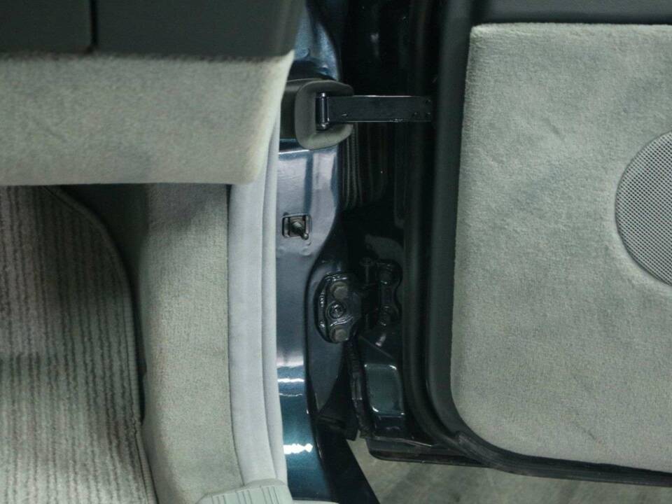 Bild 32/50 von Mercedes-Benz CL 420 (1998)