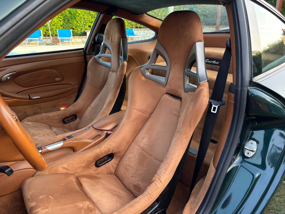 Afbeelding 28/32 van Porsche 911 Turbo (2001)
