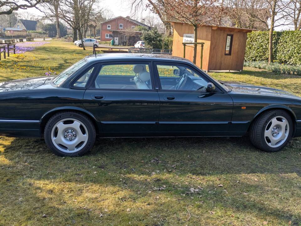 Image 11/64 of Jaguar XJR 4.0 Supercharged (1995)