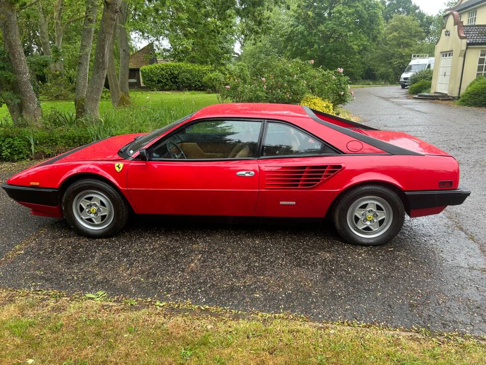 Image 2/5 of Ferrari Mondial Quattrovalvole (1982)