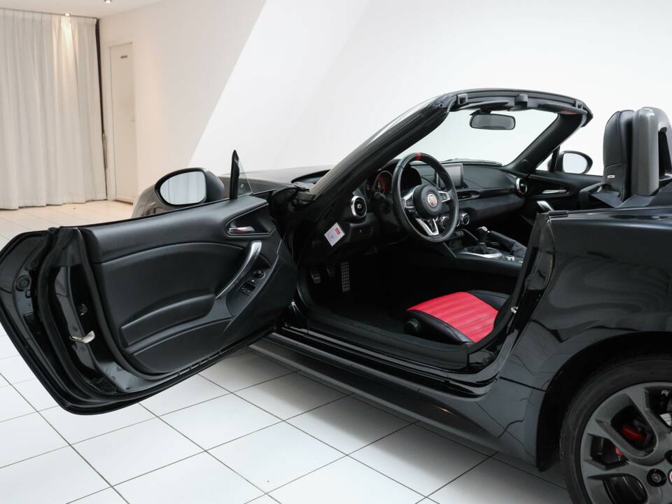 Image 4/13 of Abarth 124 Spider (2018)