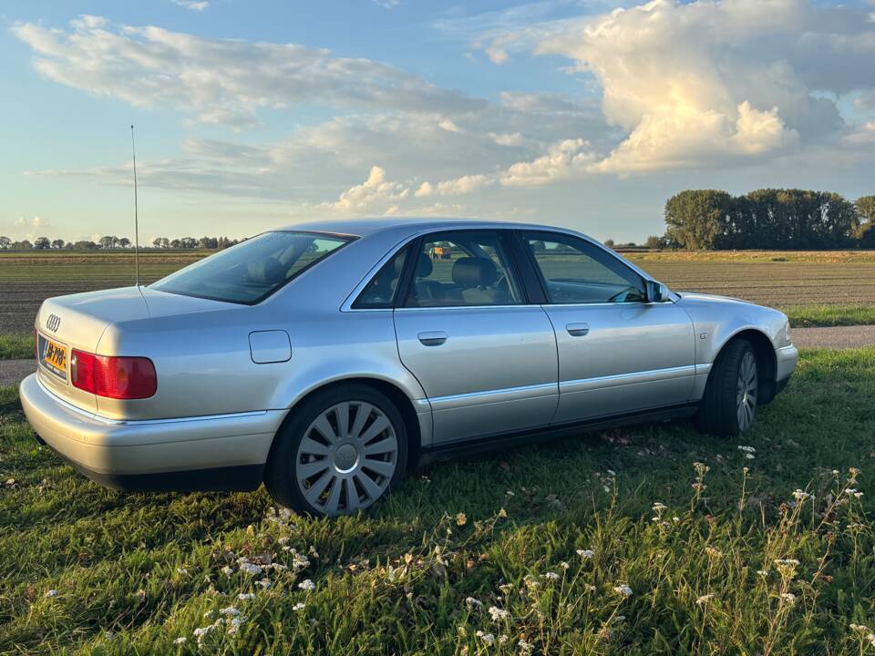 Bild 2/17 von Audi A8 3.7 (1998)