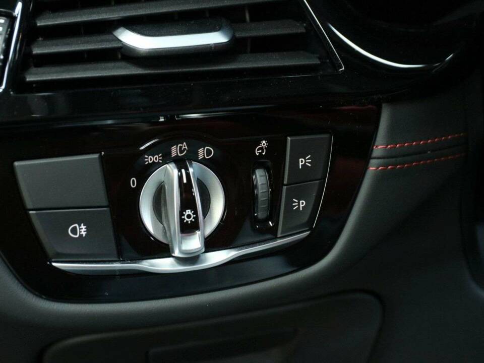 Image 18/50 of BMW M5 xDrive (2022)