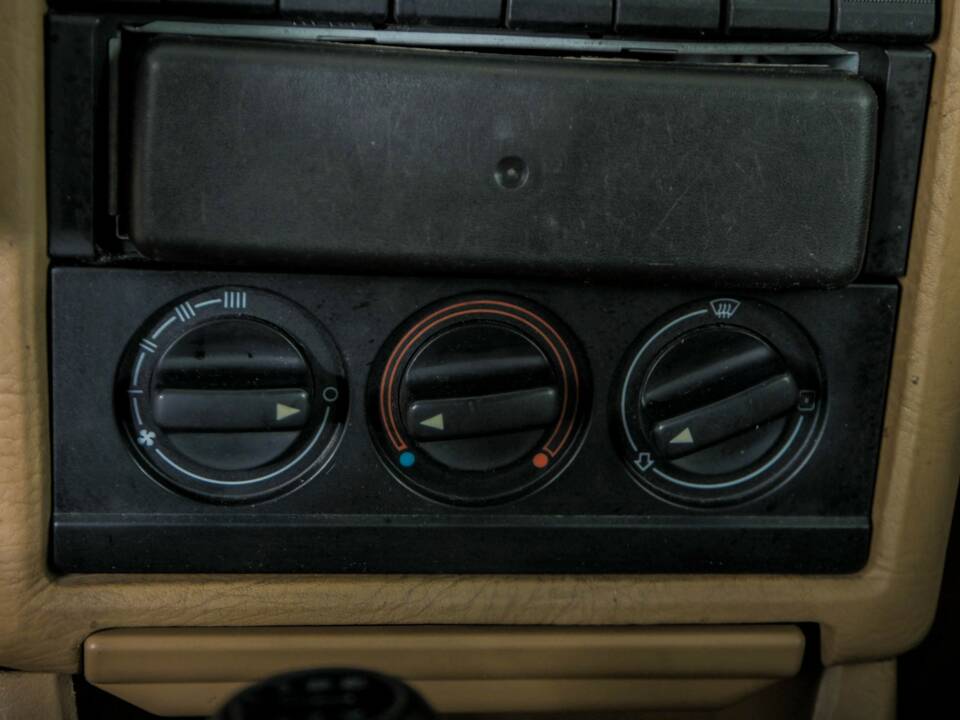 Immagine 24/50 di Audi 80 quattro  -  1.8S (1987)