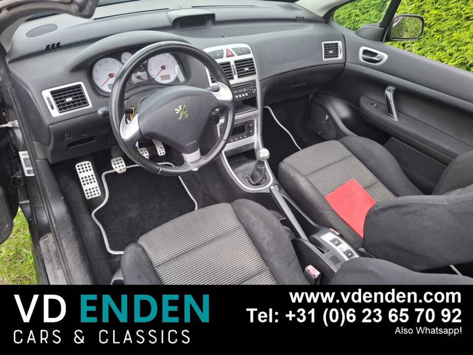 Bild 8/23 von Peugeot 307 CC 2.0i (2005)