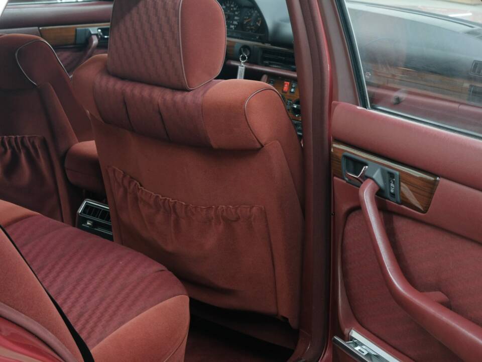 Bild 39/50 von Mercedes-Benz 260 SE (1990)