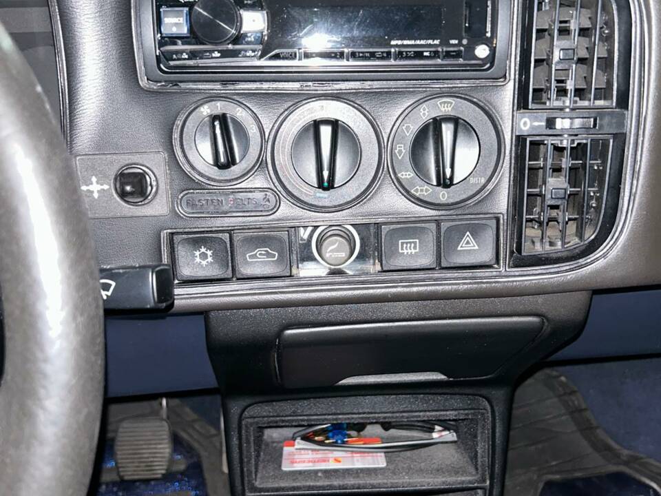 Image 33/50 of Saab 900 (1992)