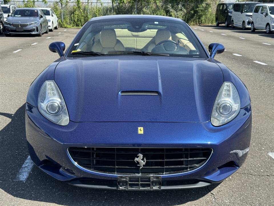 Image 7/51 of Ferrari California (2009)