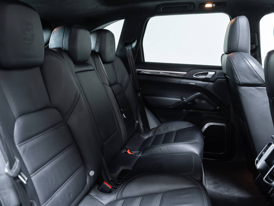 Bild 27/39 von Porsche Cayenne GTS (2016)