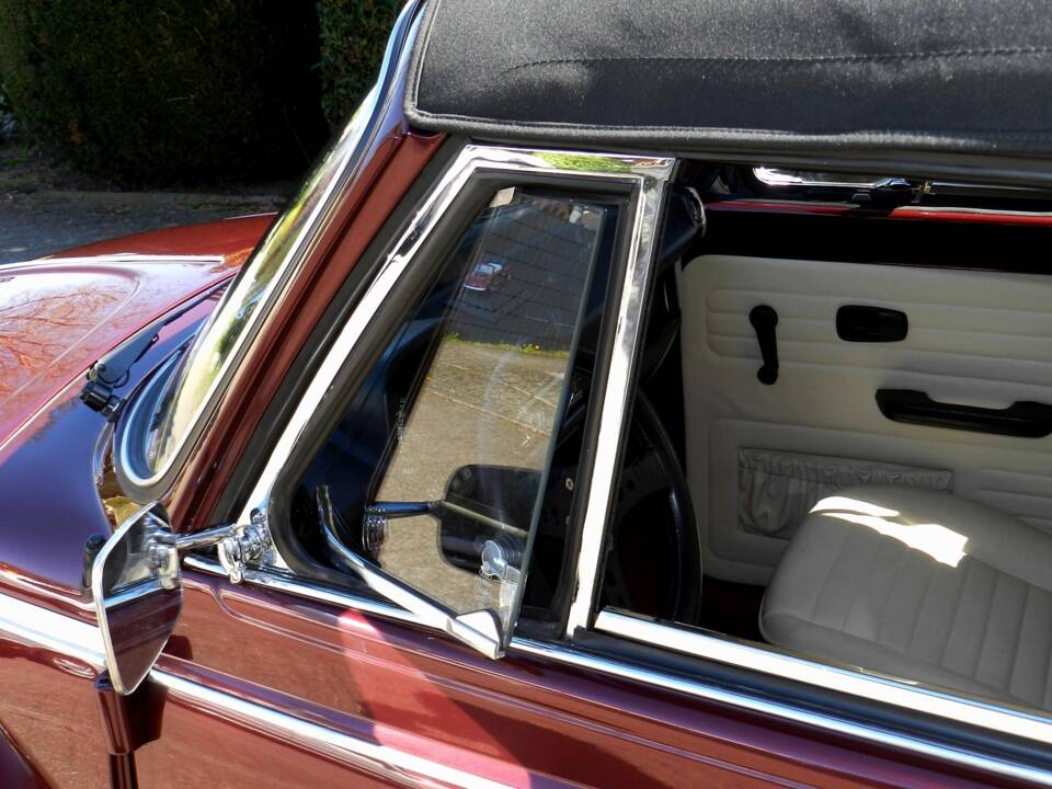 Image 27/54 de Volkswagen Beetle 1303 LS (1978)