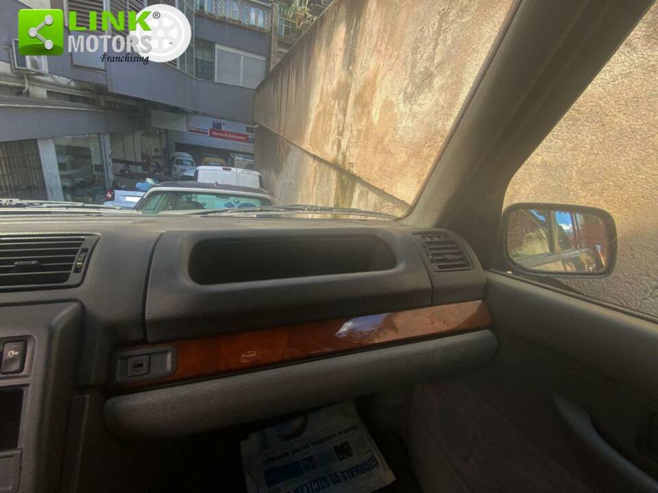 Imagen 22/37 de Land Rover Range Rover 2.5 DT (1997)