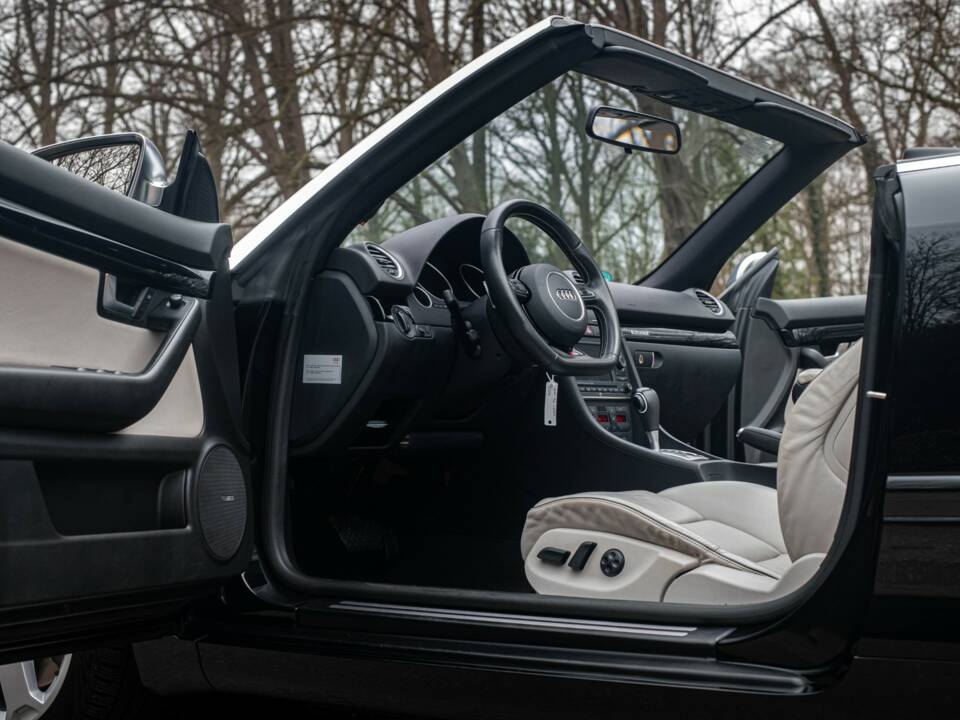 Image 18/39 of Audi S4 (2006)