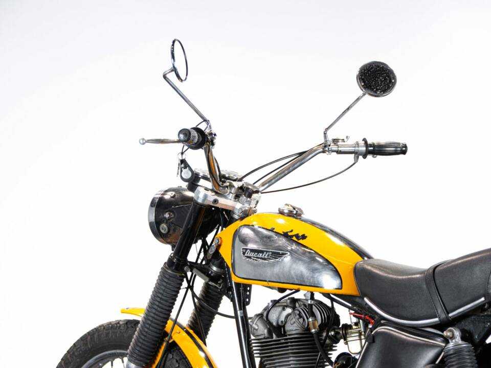 Image 10/50 of Ducati 250 Scrambler (1971)