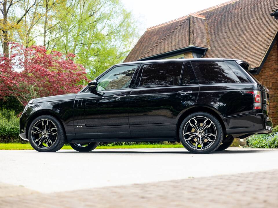 Bild 10/50 von Land Rover Range Rover V8 SV Autobiography (2015)