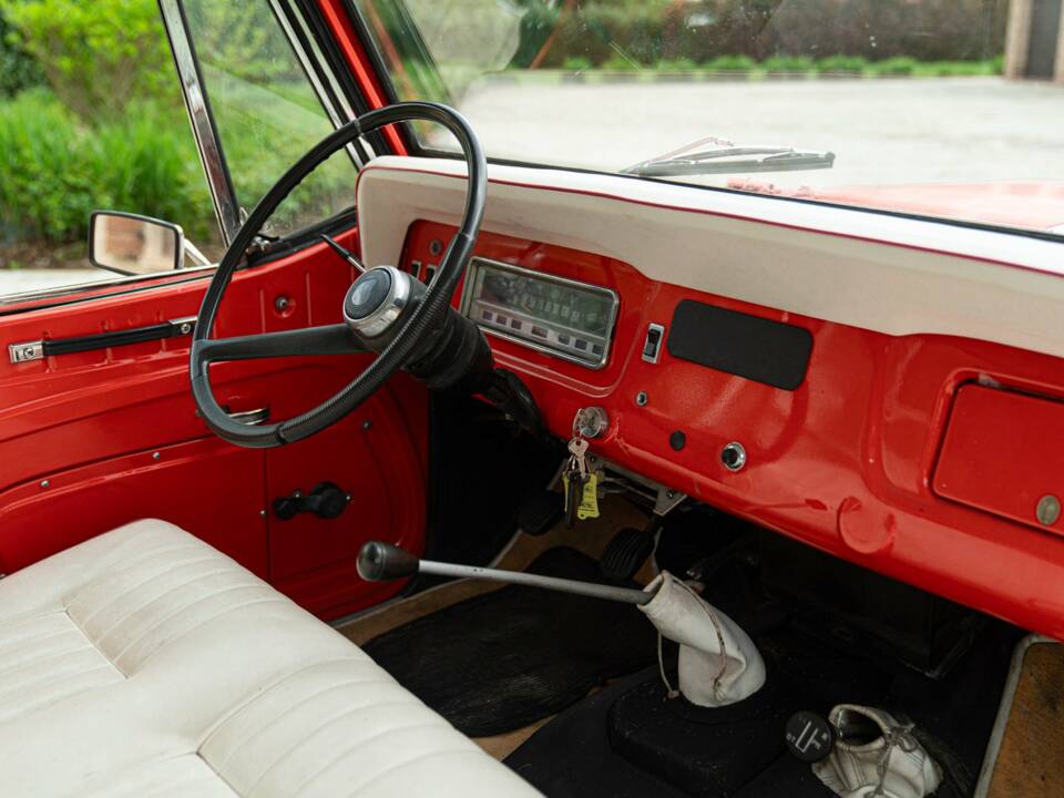 Bild 27/50 von Ebro Jeepster Commando C-101 (1976)