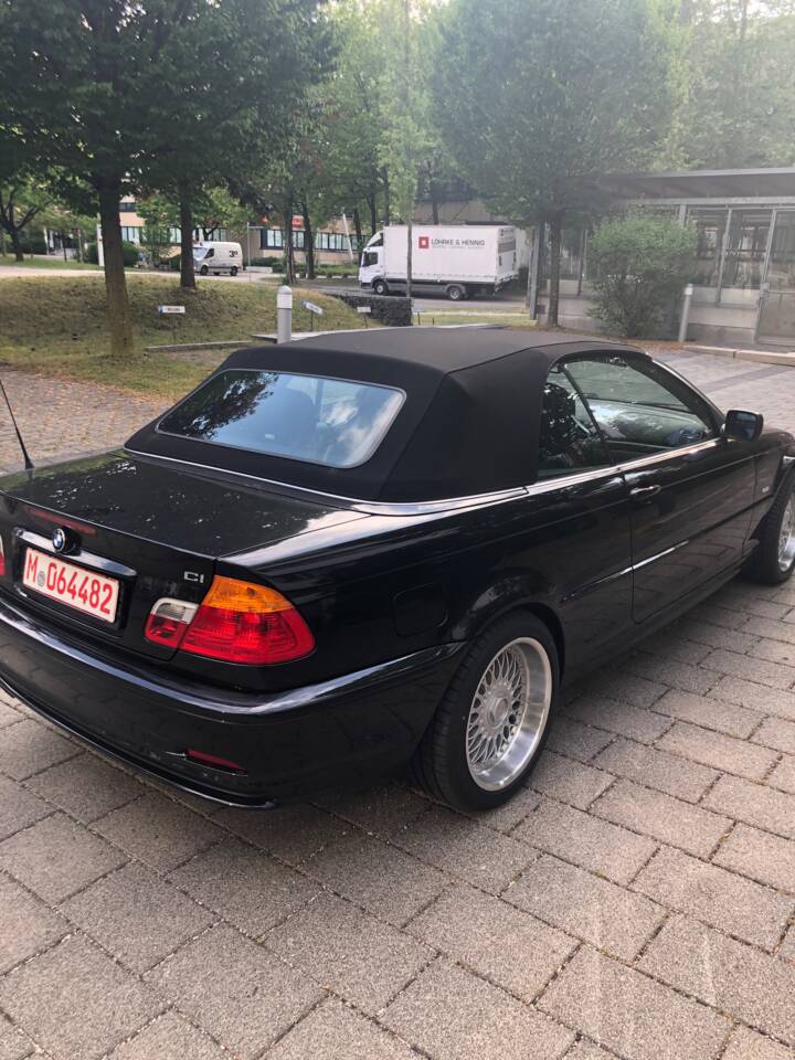 Imagen 3/23 de BMW 323Ci (2000)