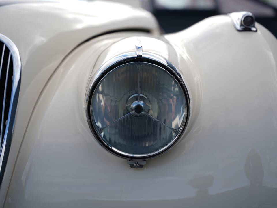 Image 38/50 of Jaguar XK 120 OTS (1950)