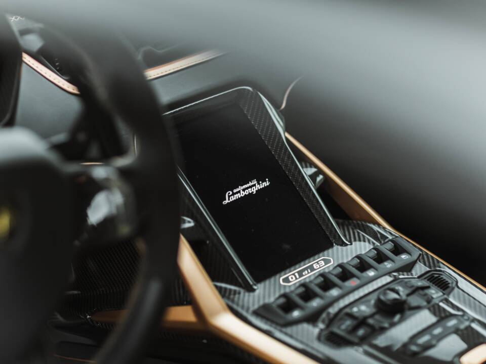 Image 57/68 of Lamborghini Sián FKP 37 (2021)