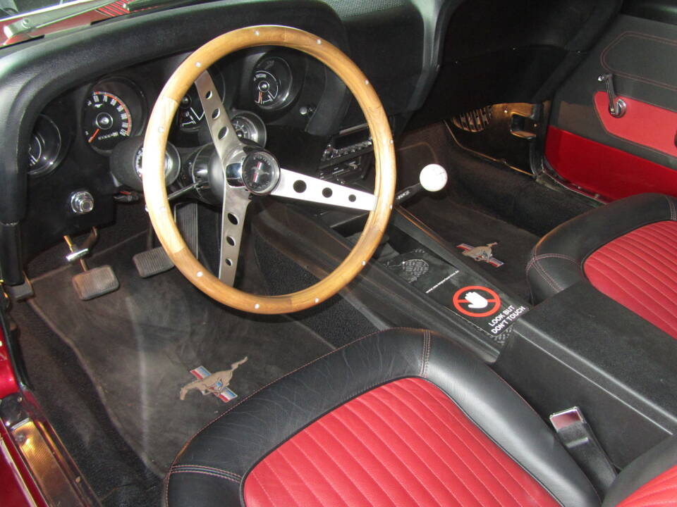 Image 13/40 of Ford Mustang 351 (1969)