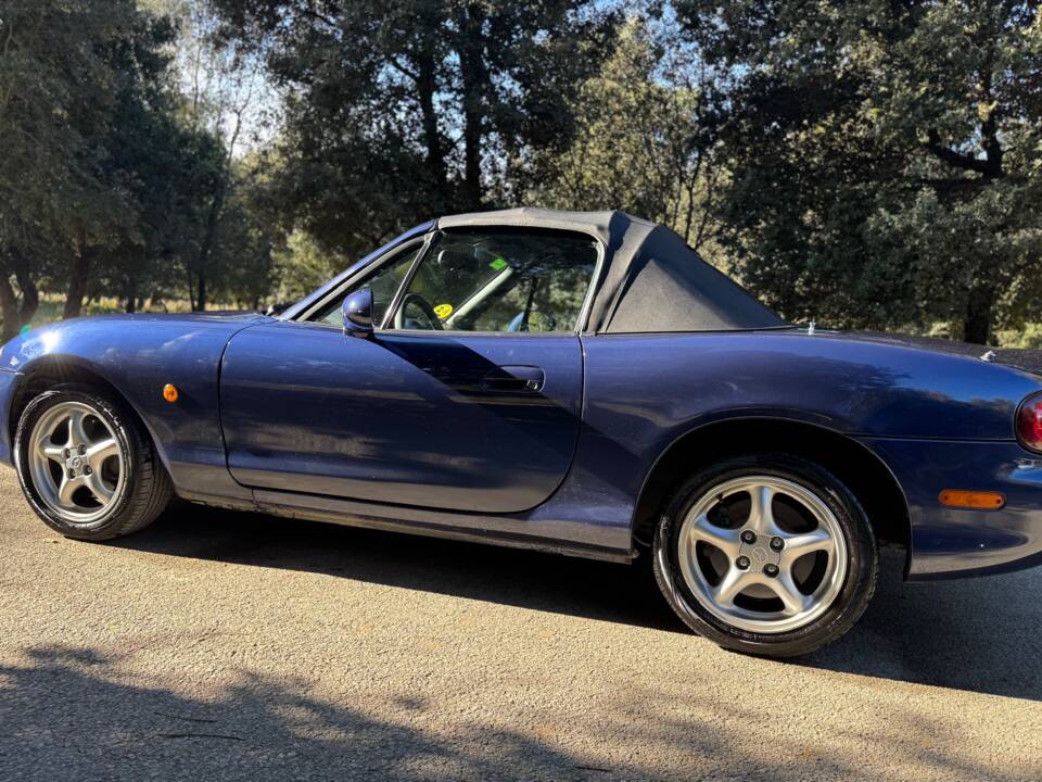 Imagen 12/43 de Mazda MX-5 1.8 (2001)
