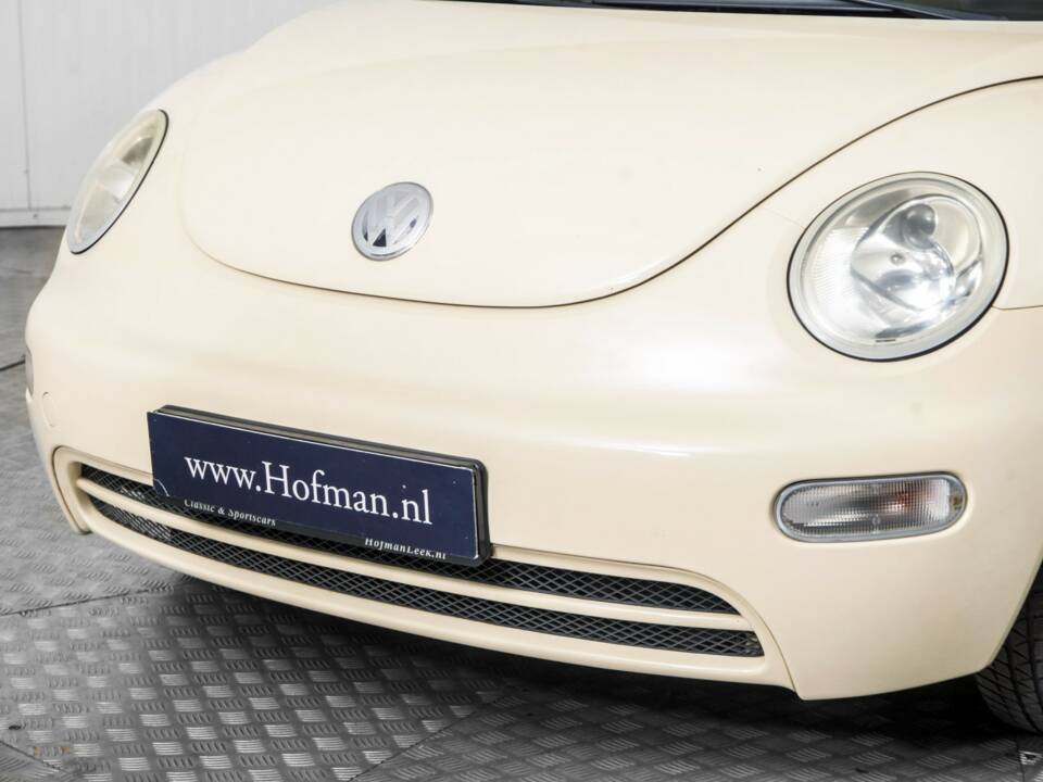 Bild 17/50 von Volkswagen New Beetle 1.6 (2003)