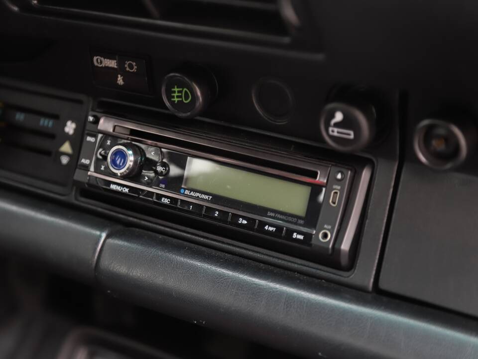 Image 46/108 de Porsche 911 Carrera 3.2 (1989)