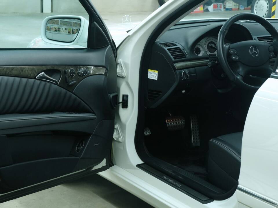Bild 42/50 von Mercedes-Benz E 500 (2007)