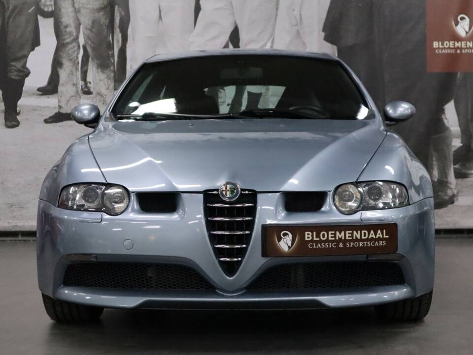 Image 4/51 de Alfa Romeo 147 3.2 GTA (2005)