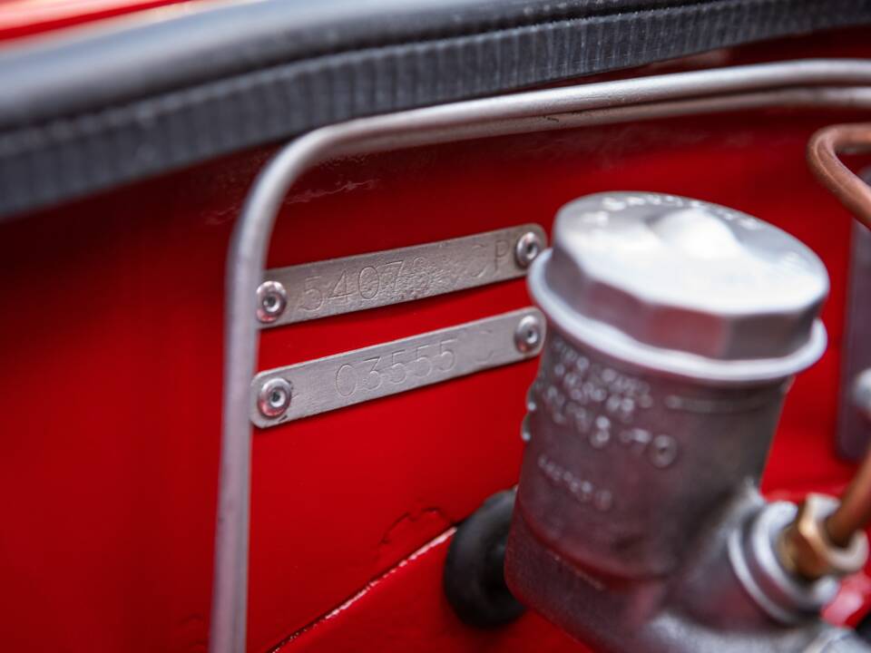 Image 41/41 of Triumph TR 6 (1972)