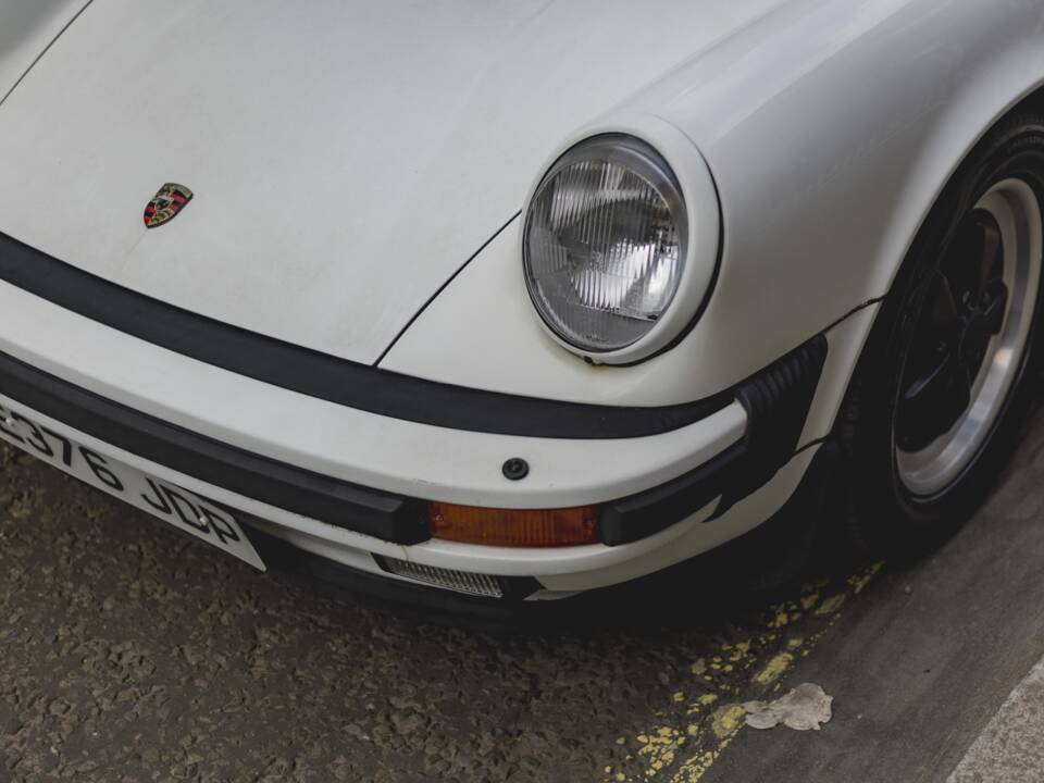 Image 10/33 of Porsche 911 Carrera 3.2 (1988)