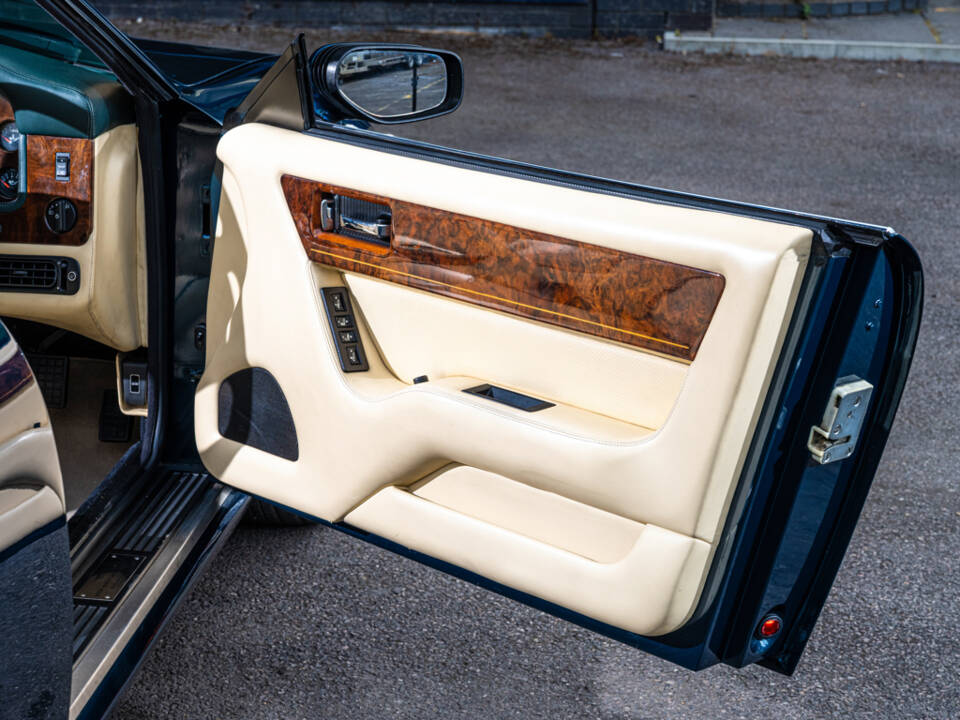 Image 20/36 de Aston Martin Virage Volante (1995)