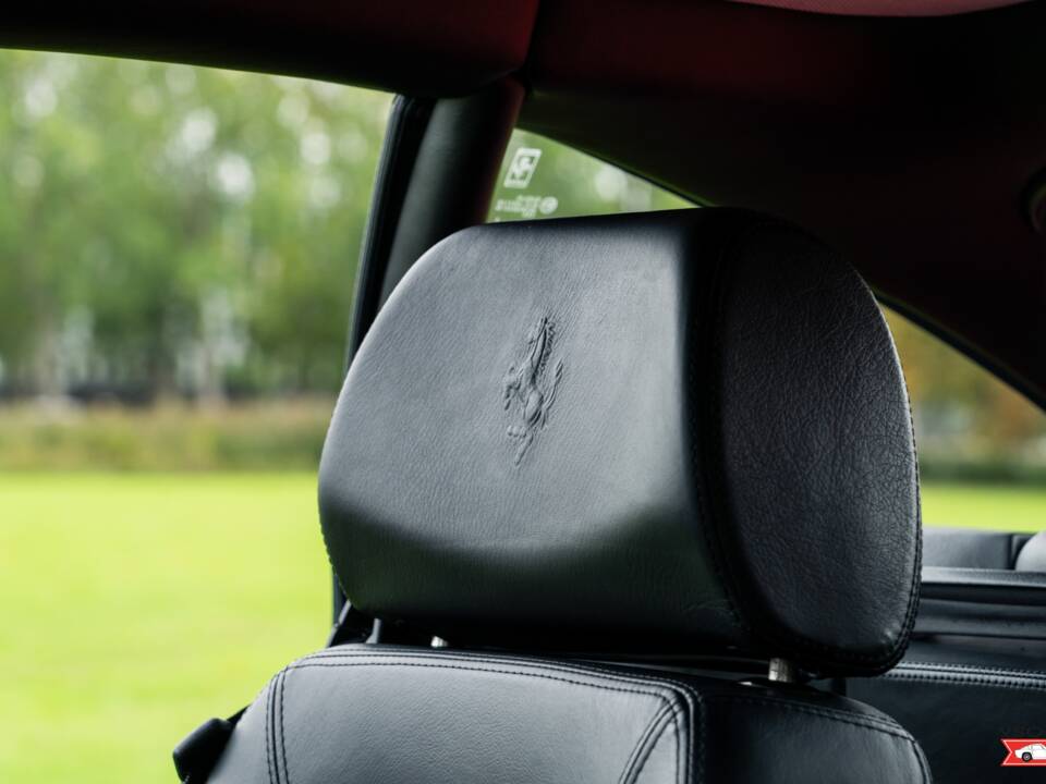 Bild 29/53 von Ferrari F 355 Berlinetta (1996)