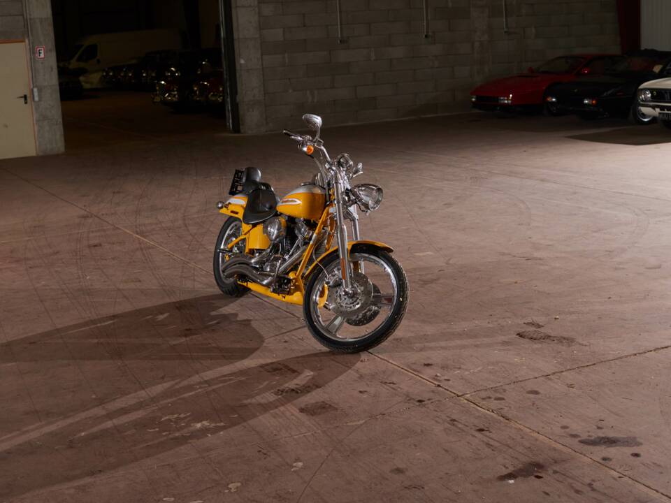 Immagine 12/13 di Harley-Davidson FXSTD-SE2 Screamin’ Eagle Softail Deuce CVO (2004)