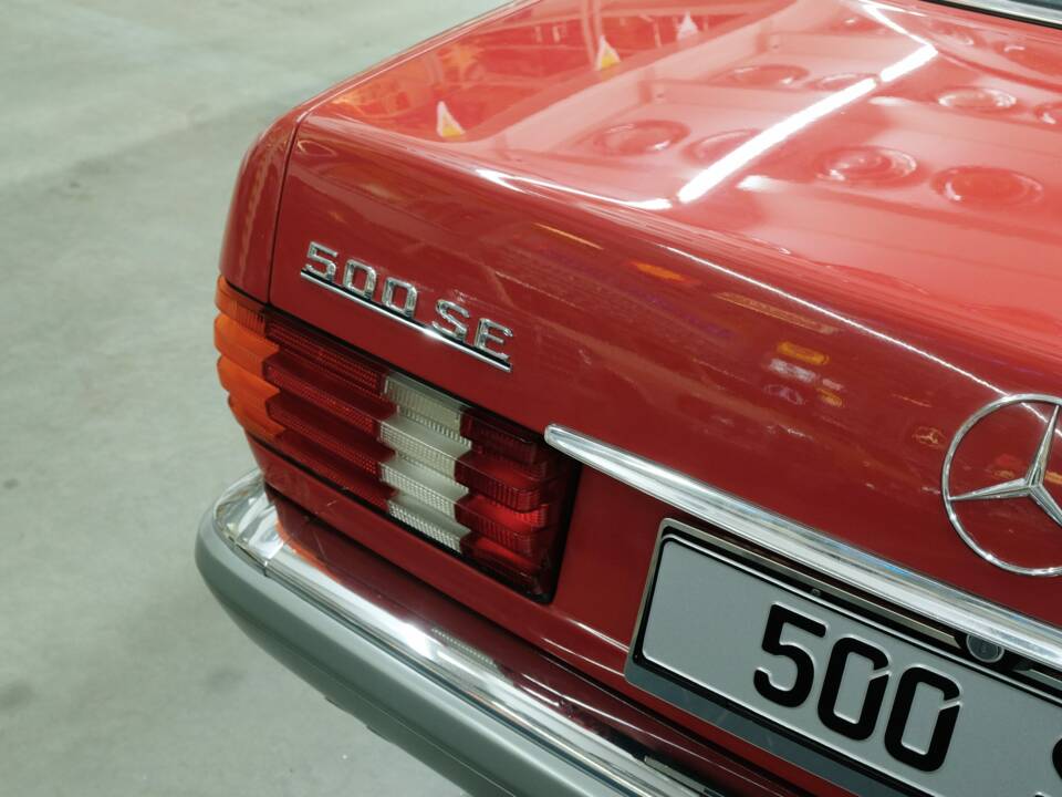 Bild 10/50 von Mercedes-Benz 500 SE (1987)