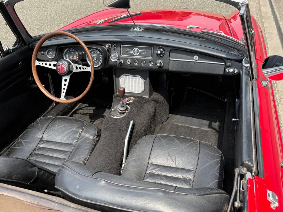 Imagen 7/21 de MG MGB (1964)