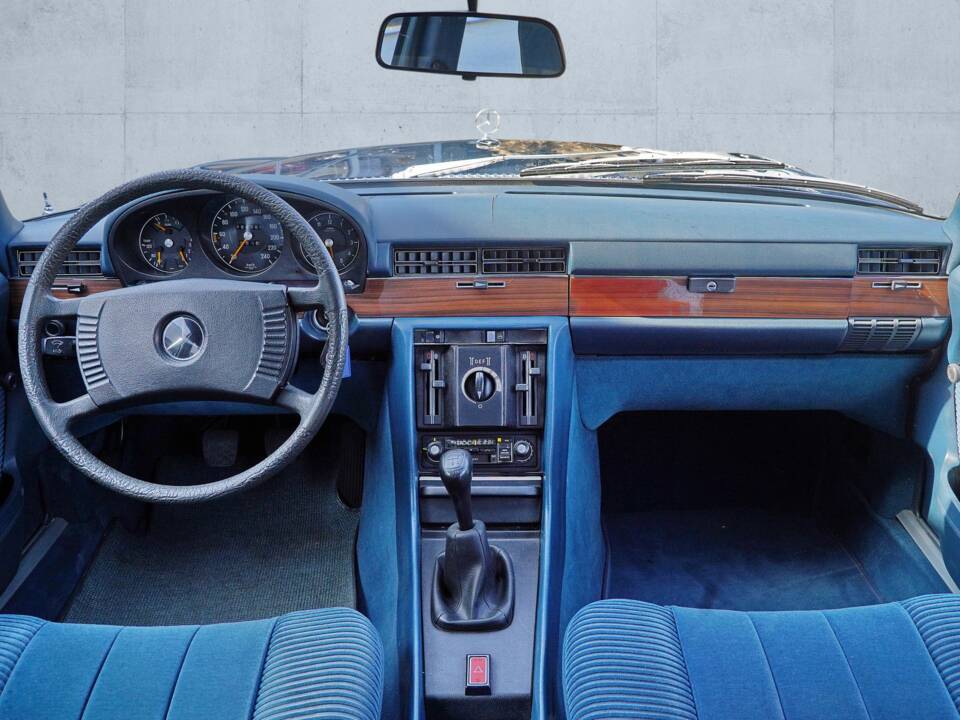 Bild 9/23 von Mercedes-Benz 350 SE (1975)