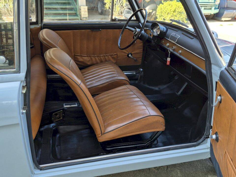 Image 27/43 of Autobianchi Bianchina Panoramica (1969)
