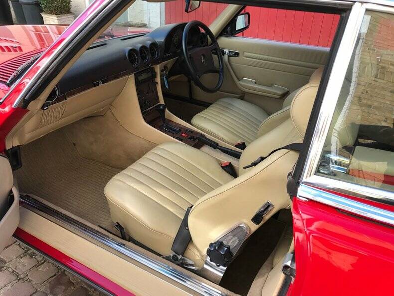 Image 17/38 of Mercedes-Benz 300 SL (1987)