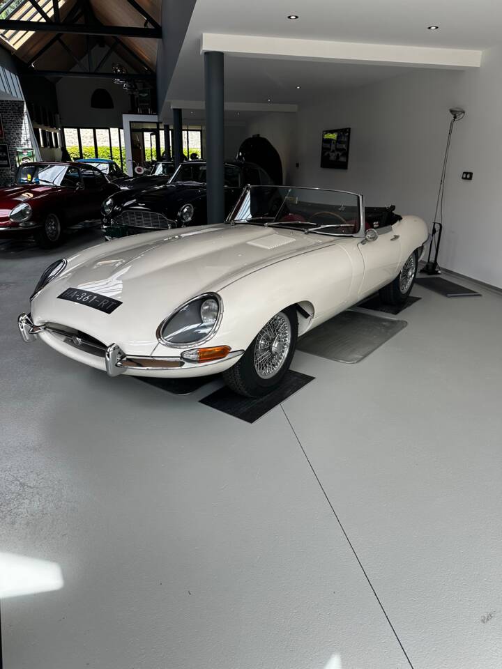 Immagine 6/22 di Jaguar E-Type 3.8 Flat Floor (1961)
