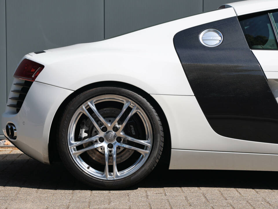 Bild 7/53 von Audi R8 (2008)