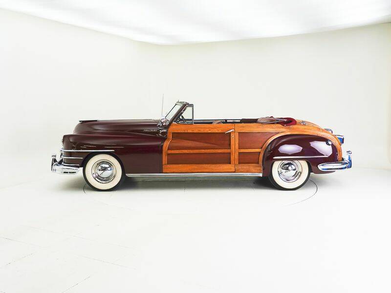 Image 8/15 of Chrysler Windsor Town &amp; Country (1947)