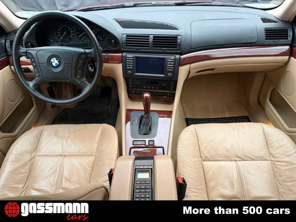 Obraz 13/15 pojazdu BMW 735i (2000)