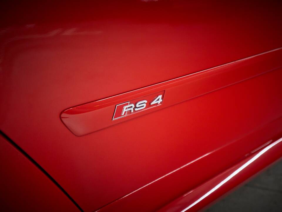 Image 32/95 of Audi RS4 Avant (2006)