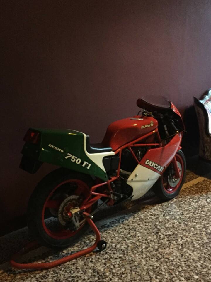 Immagine 29/50 di Ducati 750 F1 (1986)