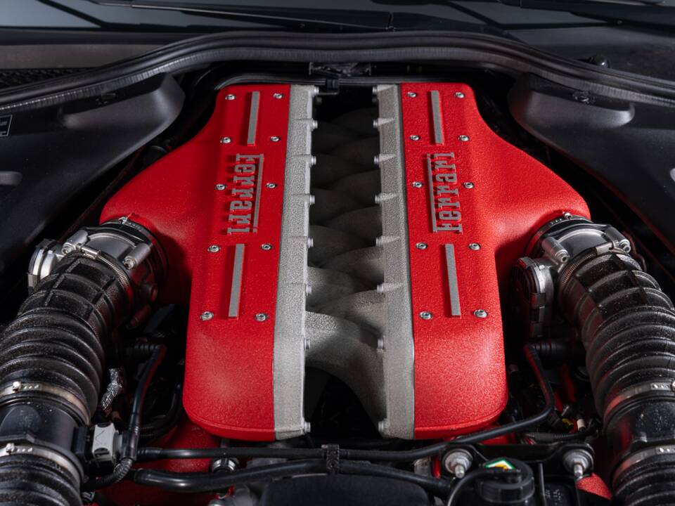 Bild 32/38 von Ferrari GTC4Lusso (2017)