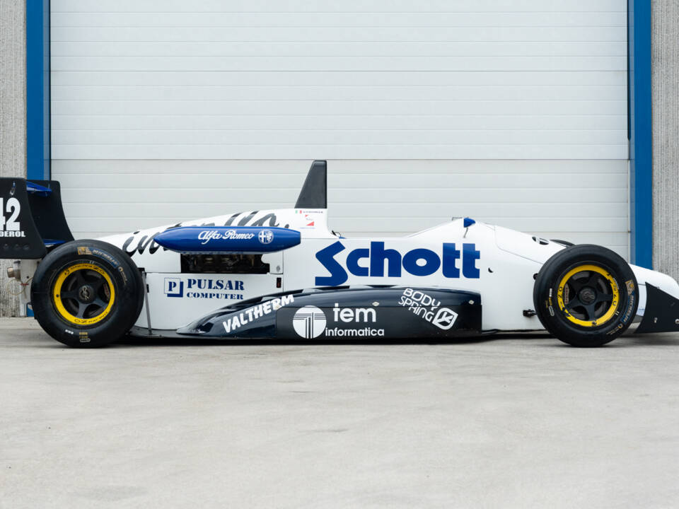Image 7/64 of Dallara F392 Formula 3 (1992)