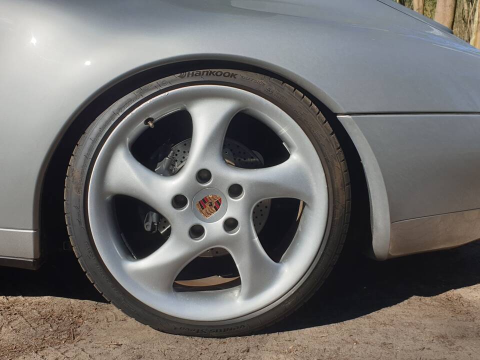 Image 19/116 of Porsche 911 Carrera (1997)