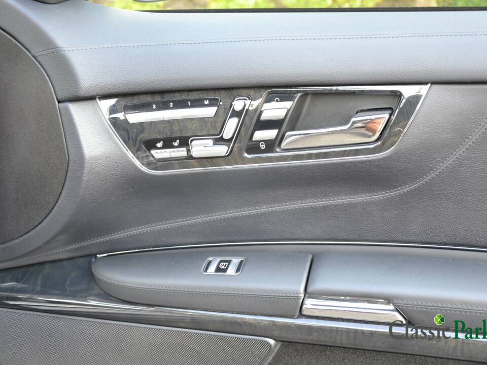 Immagine 19/50 di Mercedes-Benz CL 63 AMG (2007)