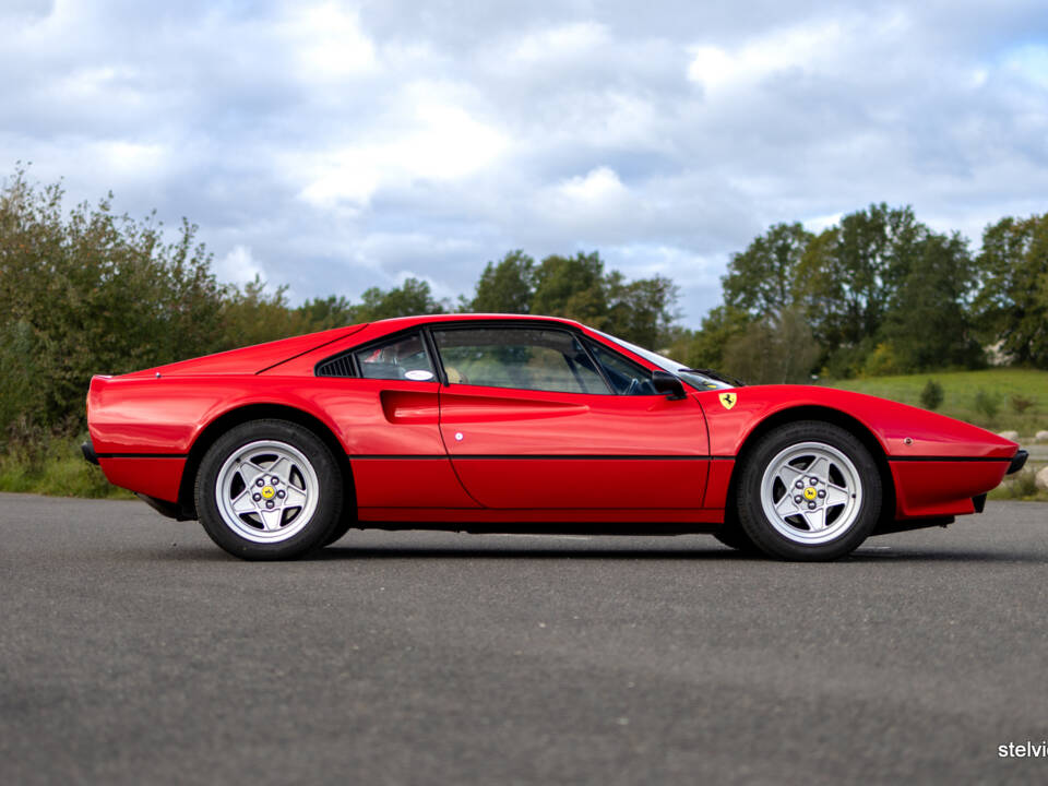 Image 34/65 of Ferrari 308 GTB (1978)